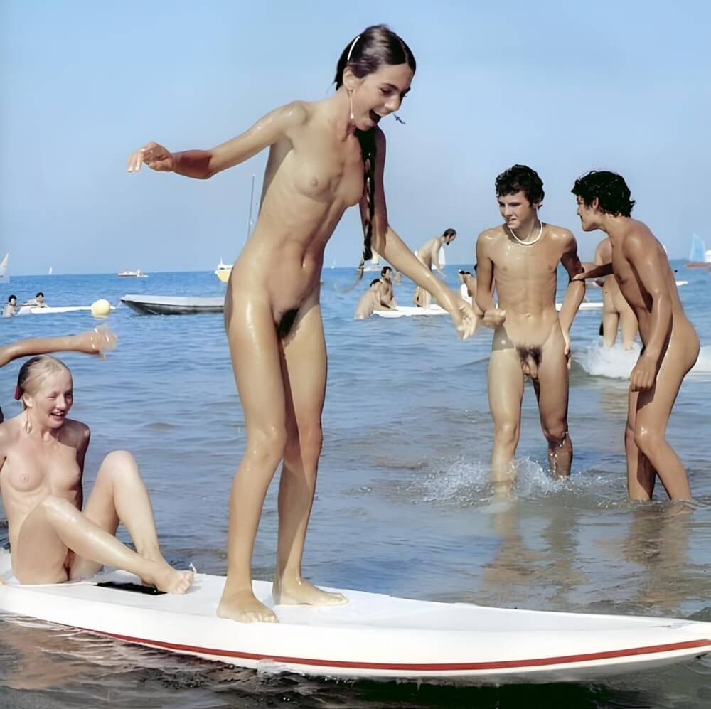Retro naturism beautiful photos - Being naked fosters trust