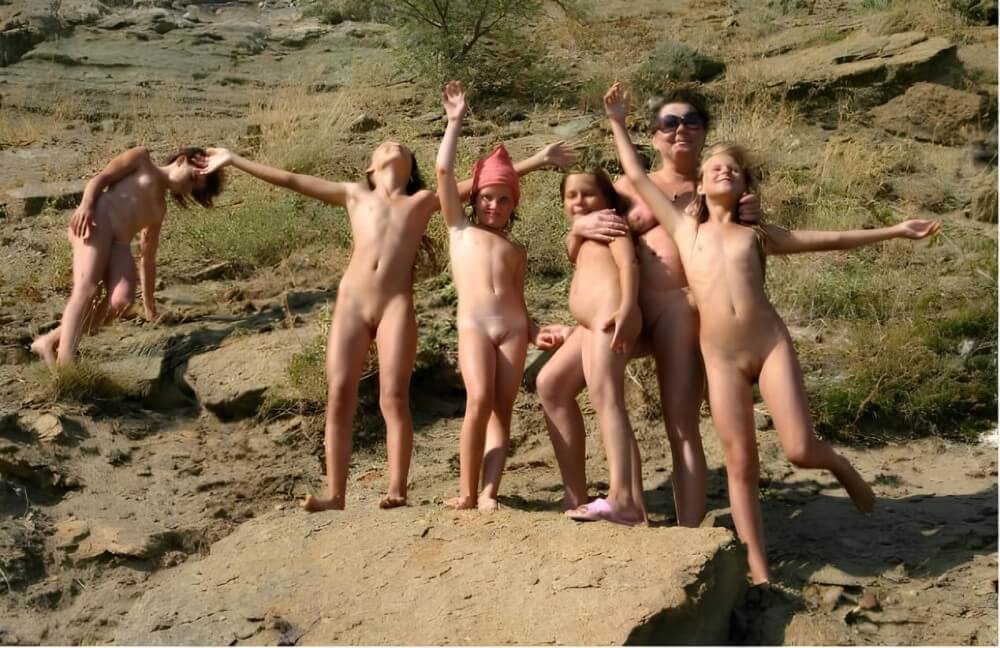 Nudism in a sunny day pics - Nudism helps overcome prejudices and fears