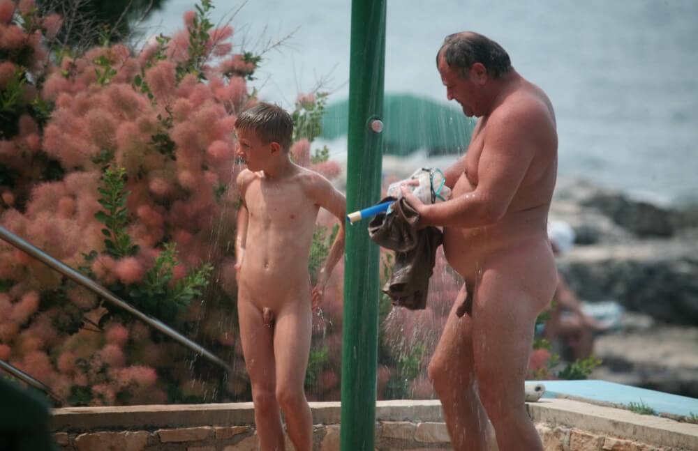 Naturist Shower Profiles pics - Nudity is a natural way to express respect for nature and oneself