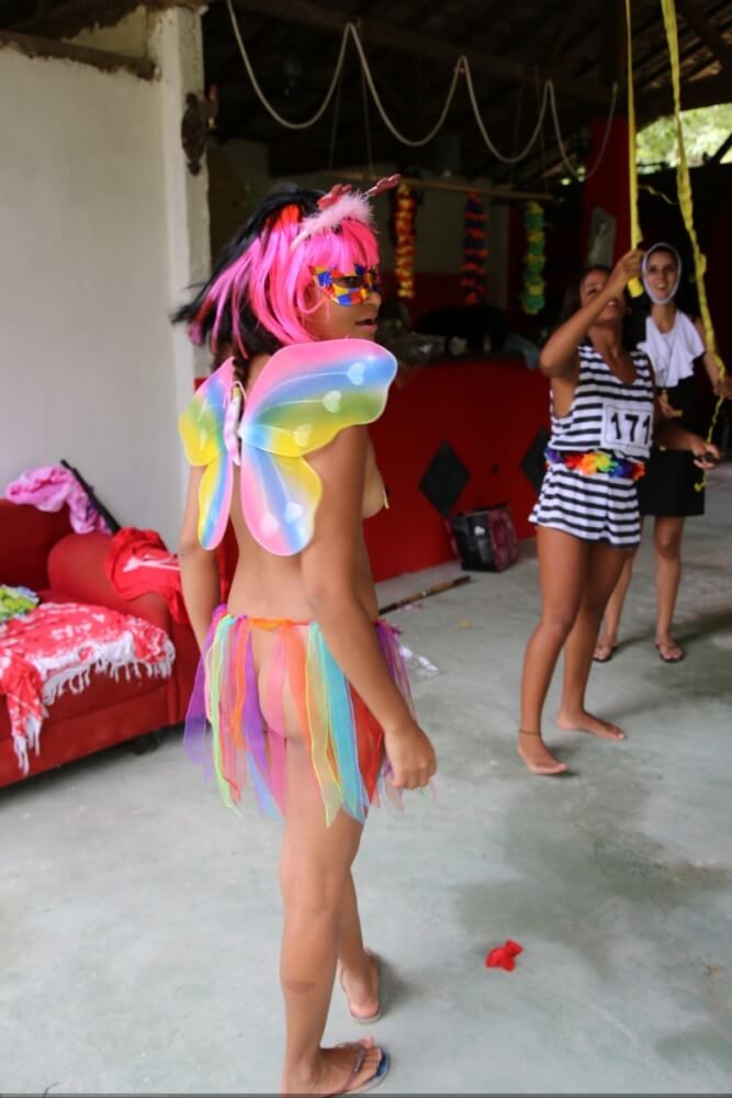 Tropical carnival photo gallery - Family naturism in the modern world