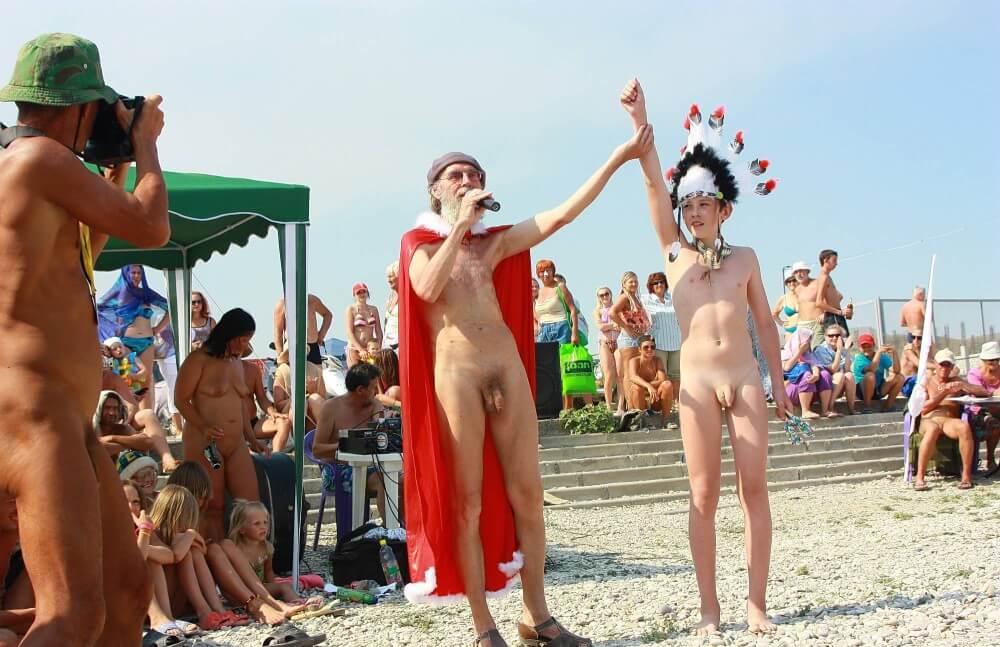 Native Headdress Dance pics - Nudity helps you feel free