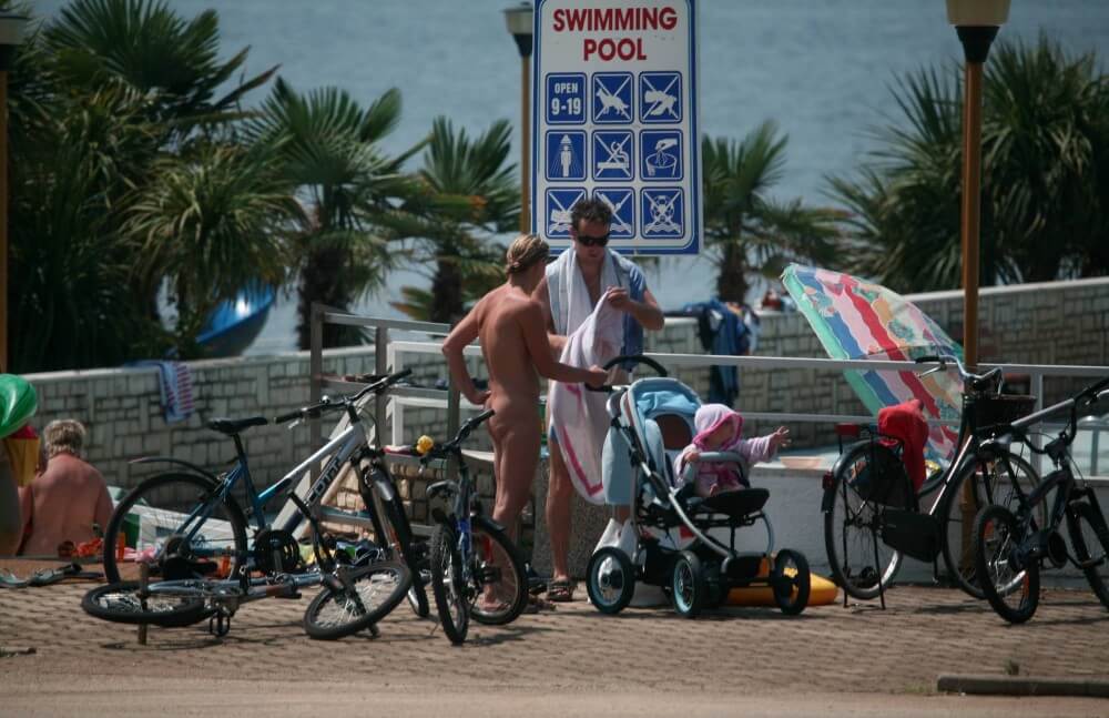 Poolside Camp Gathering pics - Joy and pleasure are an integral part of the nudist and naturist experience