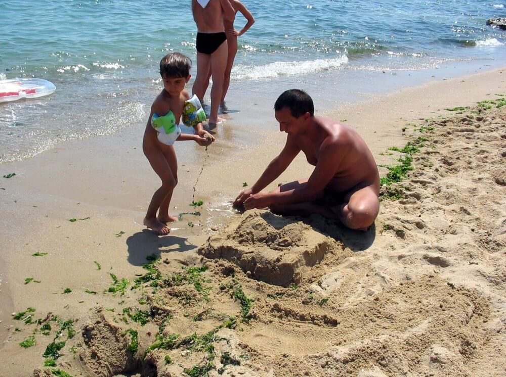 Bulgarian Sandy Paint Over - Lightness and ease as the main traits of naturists