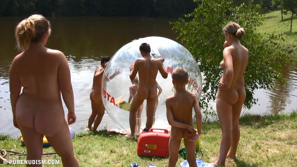Aqua Nude Relaxation Full HD - Peace and tranquility are important values for naturists