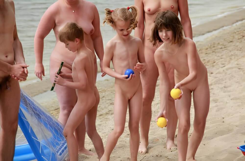 Lezero family games big gallery - Nudists and naturists: whats the difference?