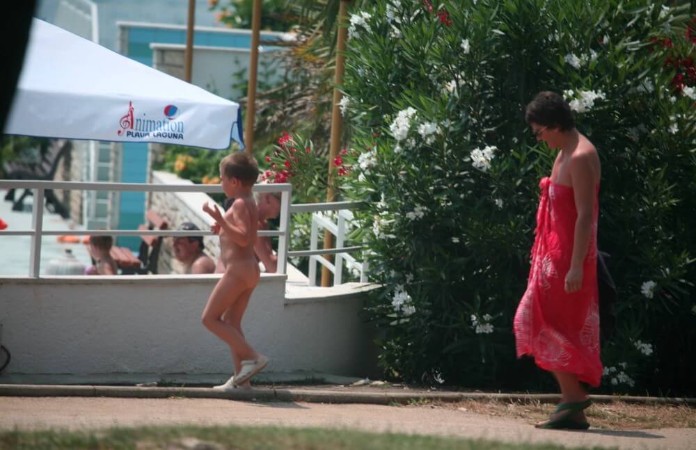 Naturist Pool Walkaround pics - World Naturist Federation