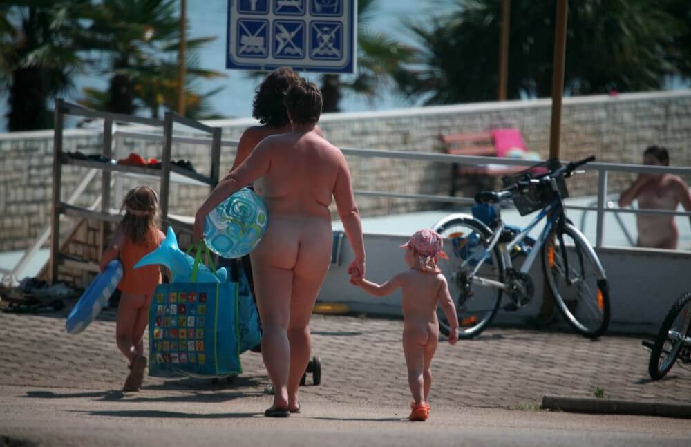 Pool Outskirt Nude Guests pics - Nudism supports freedom of self-expression and individuality