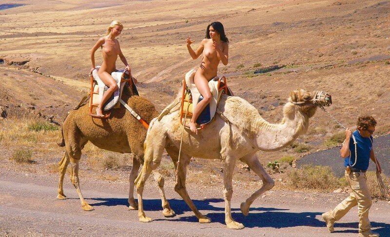 Funny Moments Life pics - Naturalness and freedom are the core principles of naturism and nudism