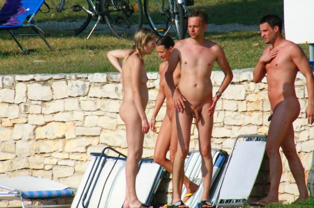 Ula FKK Couples Profile pics - The nudist community strives for tolerance