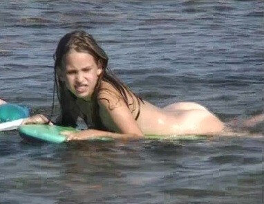 Naturistin: Julia and Hanna Am Meer - People who practice naturism value naturalness and simplicity