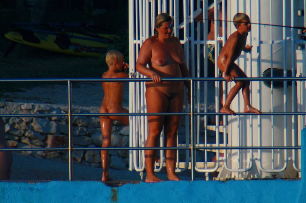 Uka FKK Water Play - Spontaneous Nudism Thrives