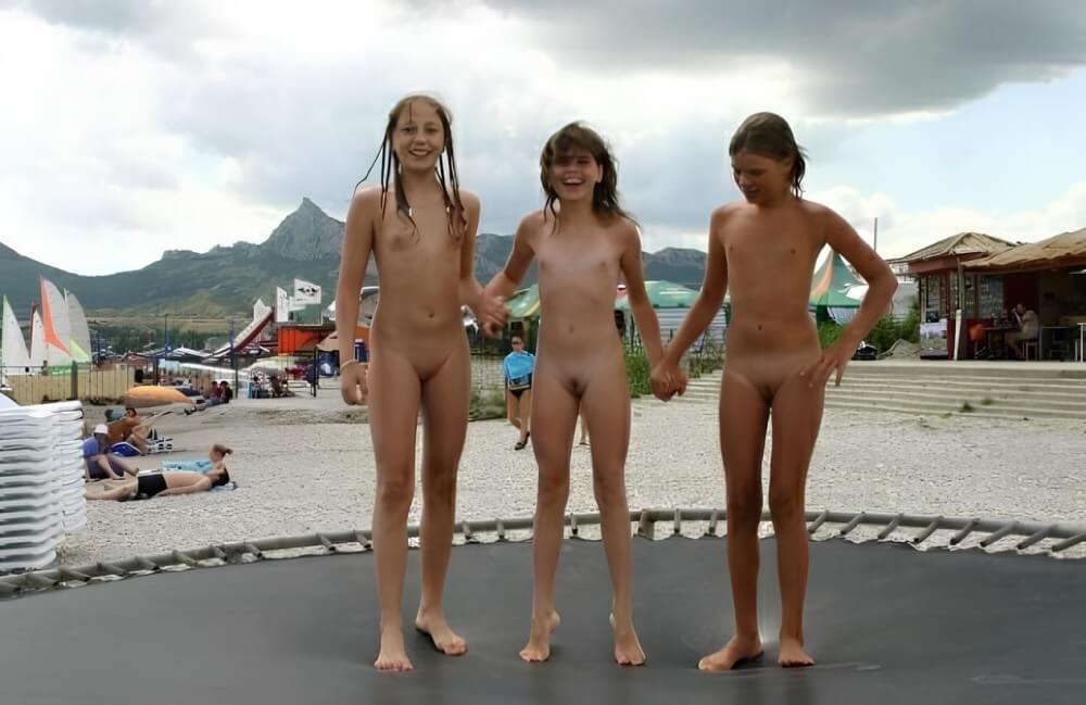 Trampoline pics - Naturism teaches us to accept differences and imperfections without shame or insecurities