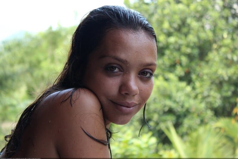 Tropical activities 1-25 gallery - Nature provides inspiration and energy for the lives of naturists