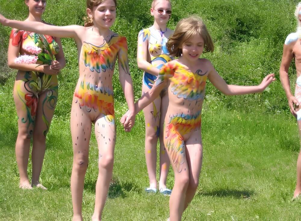 Naturism photo gallery # 29 - Naturism helps break free from body stereotypes