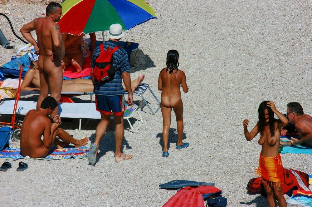 Uka FKK Beach Parenting Nudist beach pics - Nudism and naturism as a philosophy of life are deeply rooted in respect