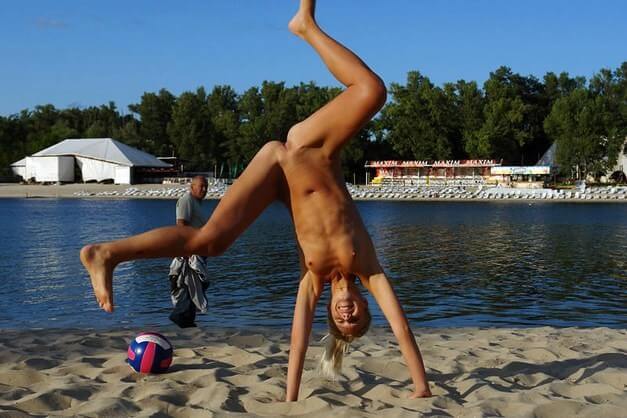 Enature presents - Nudism promotes respect for the environment