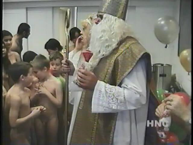 Helios Natura: Grandmas Christmas Party - Living in harmony with nature as the primary goal of the naturist lifestyle